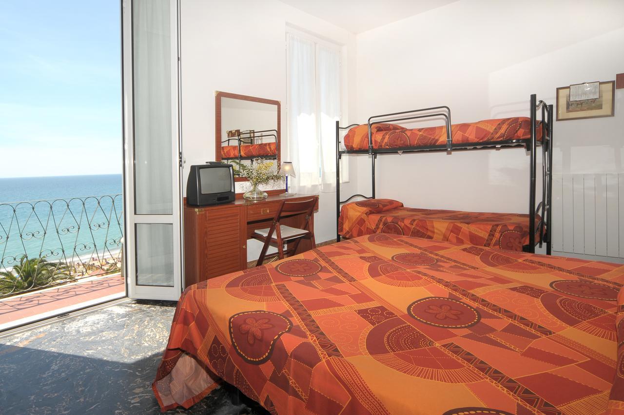Hotel Gambone 피날레리구레 외부 사진
